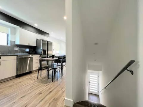 4BR Townhouse in KoreaTown House in West Hollywood