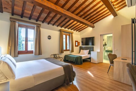 Photo of the whole room, Seating area, Bedroom