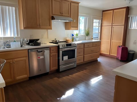 Kitchen or kitchenette, Kitchen or kitchenette