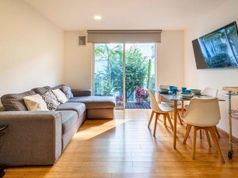 TV and multimedia, Living room, Dining area