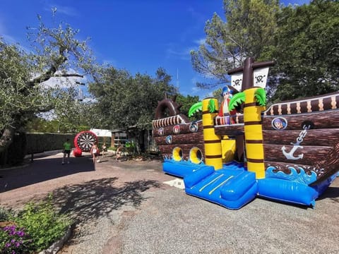 Mobile home 5-pers Camping Leï Suves-Côtes d'Azur-including airco Campground/ 
RV Resort in Roquebrune-sur-Argens