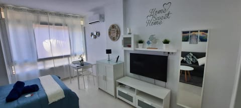 TV and multimedia, Living room, Photo of the whole room, Seating area