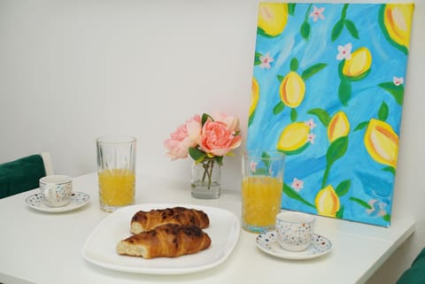 Food and drinks, Food, Continental breakfast