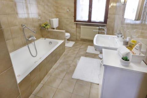 Toilet, Bathroom, Bath