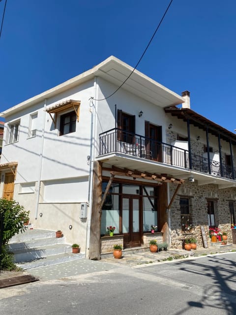 1924 Studios 3 Apartment in Argolis, Greece