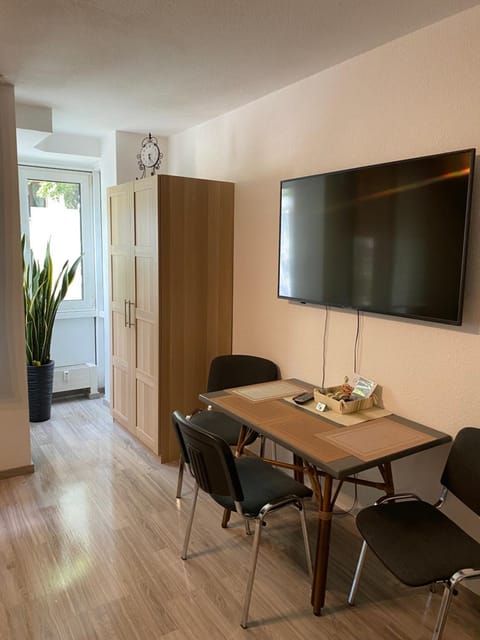 TV and multimedia, Living room, Dining area
