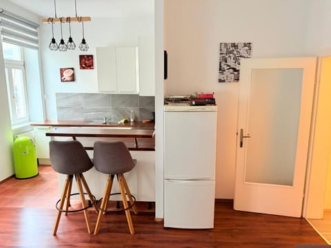 Kitchen or kitchenette, Dining area, pet friendly, stove