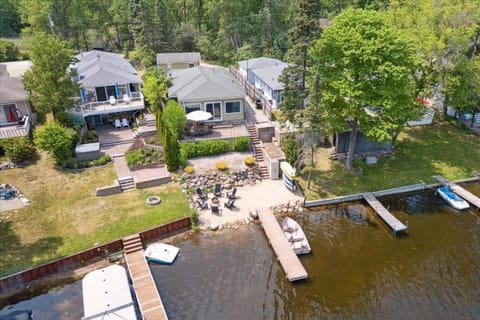 All Sports Lake House on Lake Orion! House in Orion Township