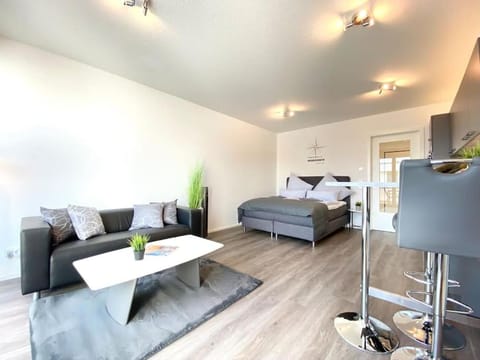 Bed, Living room, Photo of the whole room, Seating area, Bedroom