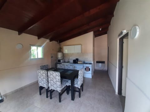 Kitchen or kitchenette, Dining area, minibar