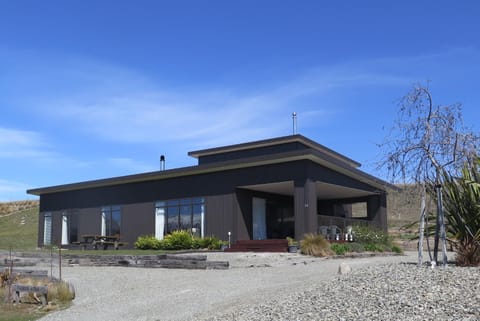 Property building, Day