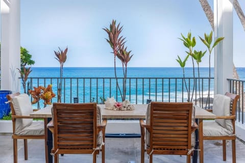 Spectacular Oceanfront Royal Sea Cliff 209 by Casago Kona House in Holualoa