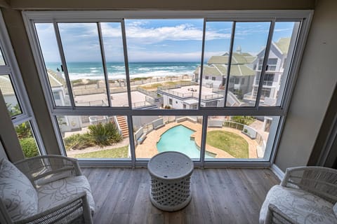 View (from property/room), Pool view, Sea view