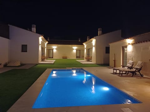 Property building, Swimming pool, Swimming pool