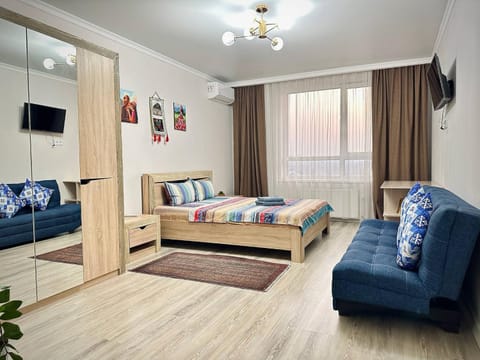 Bed, TV and multimedia, Living room, Photo of the whole room, Bedroom