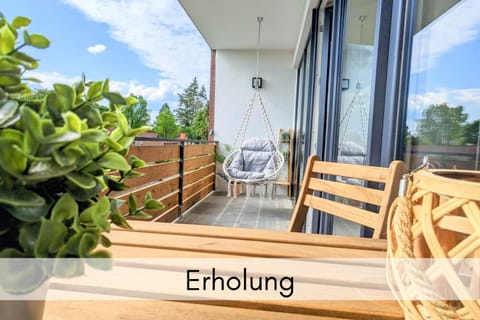 View (from property/room), Balcony/Terrace, Seating area, Dining area, Quiet street view