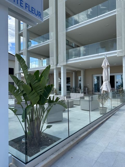 Property building, Balcony/Terrace