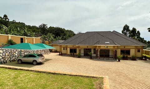 Property building, Day, Garden, Garden view