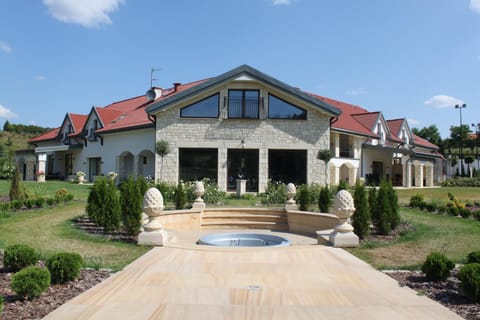 Facade/entrance, Garden