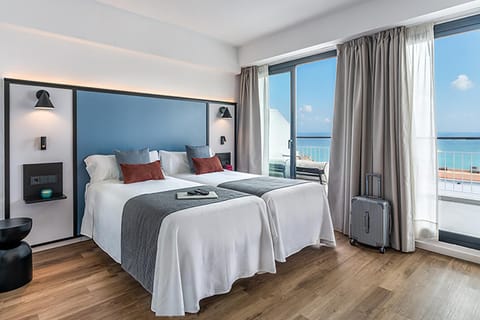Bed, Bedroom, Sea view