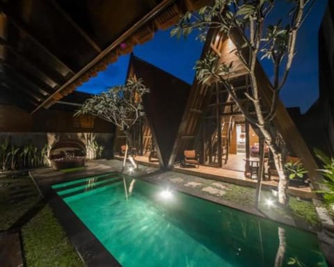 Patio, Night, Garden, Garden view, Pool view, Swimming pool, sunbed