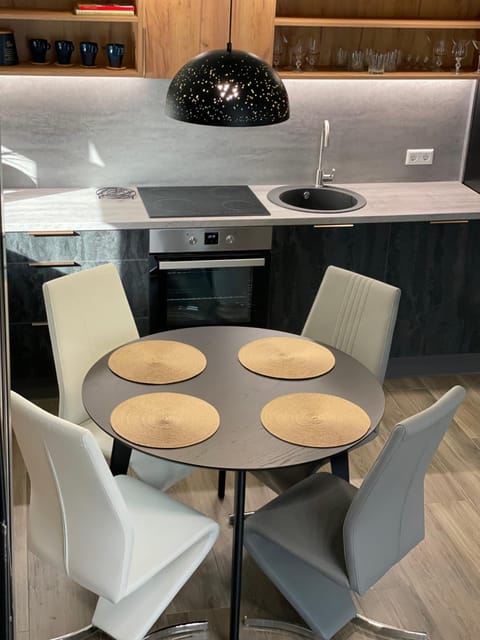 Kitchen or kitchenette, Living room, Dining area, pet friendly, stove