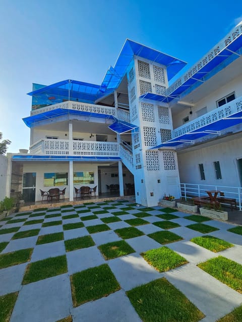 Property building, Day