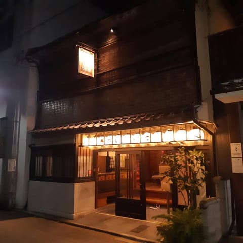 Property building, Facade/entrance, Night