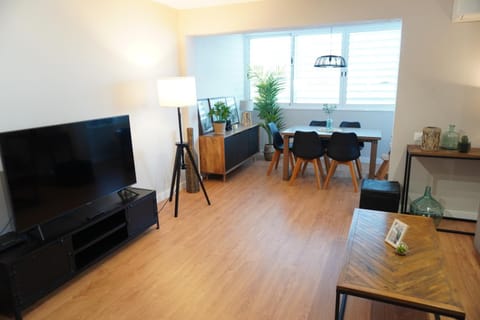 Communal lounge/ TV room, TV and multimedia, Living room, Dining area