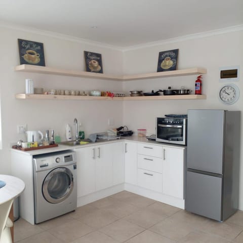 Coffee/tea facilities, Kitchen or kitchenette, minibar, pet friendly, toaster, washing machine