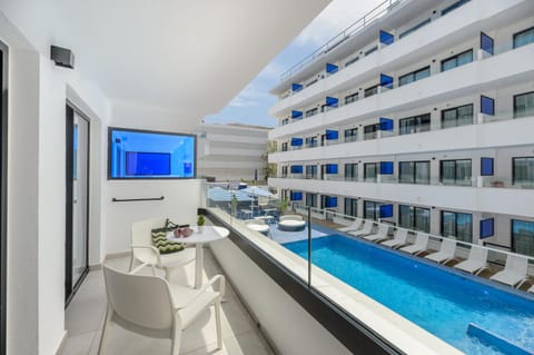 Balcony/Terrace, Pool view