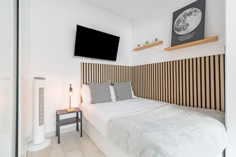 Bed, TV and multimedia