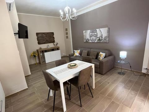 TV and multimedia, Kitchen or kitchenette, Living room, Seating area, Dining area, minibar, stove