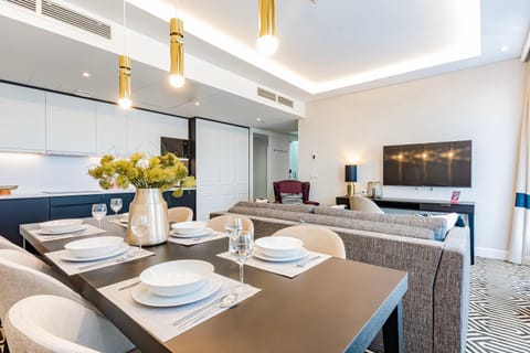 Living room, Dining area