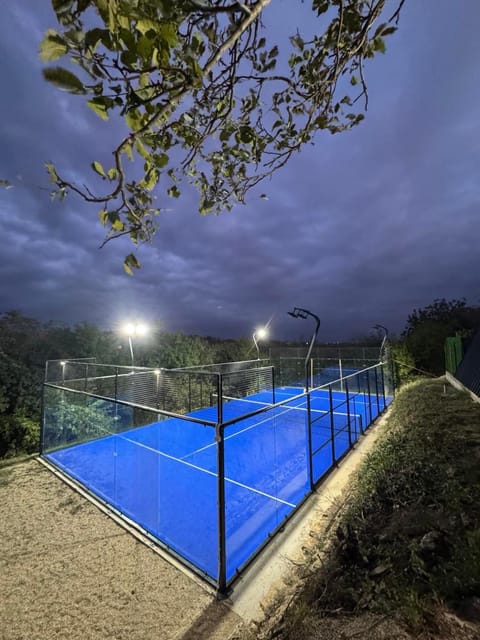 Night, Tennis court