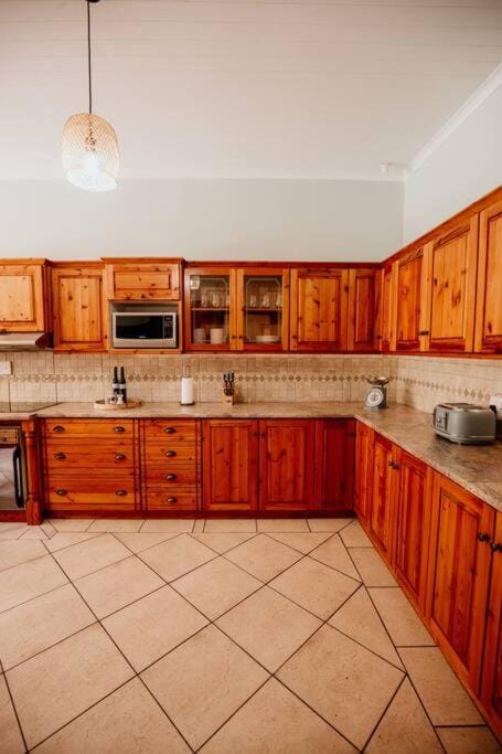 Kitchen or kitchenette, minibar, pet friendly, stove