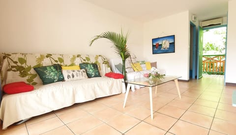Living room, air conditioner