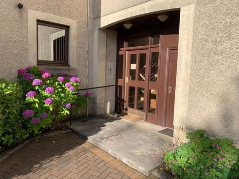 Teith court apartment with private parking. Apartment in Scotland