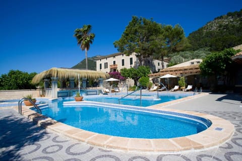 Swimming pool, Swimming pool