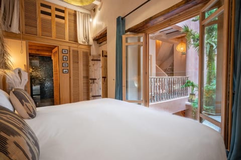 Bed, View (from property/room), Balcony/Terrace, Photo of the whole room, Bedroom