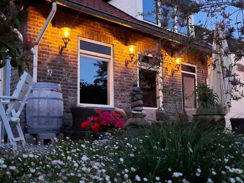 Property building, Garden, Balcony/Terrace, Garden view