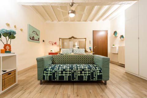 Bed, Photo of the whole room, Seating area, Bedroom