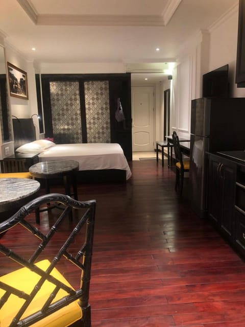 Communal lounge/ TV room, Bed, TV and multimedia, Living room, Photo of the whole room, Seating area, Dining area, Evening entertainment, Bedroom
