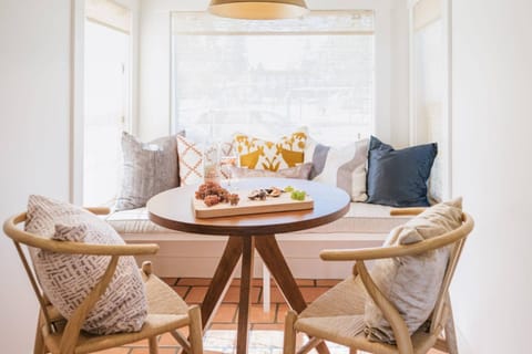 Vine and View Bungalow House in Newberg