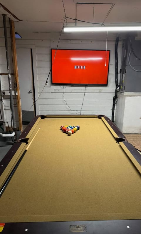 Pool GamesParking for 5 Cars Sleeps 12 House in Pompano Beach