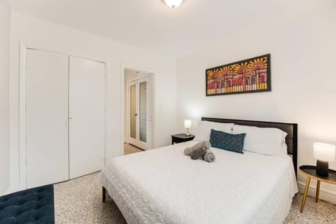 Full 1BR Apt Close Downtown with Free Parking Apartment in Brickell