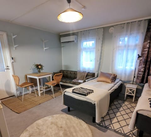 Narvan Maatilamajoitus Helenan Kanat ja Kammarit Farm Stay in Finland