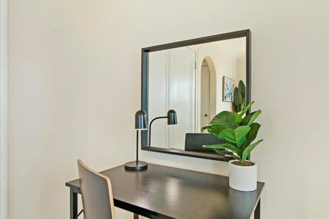 Complete & Polshed 1-Bedroom Chicago Apt - Elm D2 Apartment in Skokie