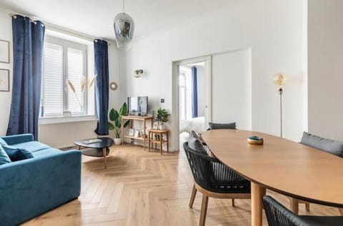Appart Deluxe Confort avec Parking Privé Apartment in Strasbourg