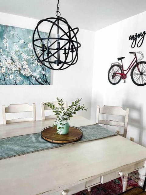 Decorative detail, Dining area, Cycling